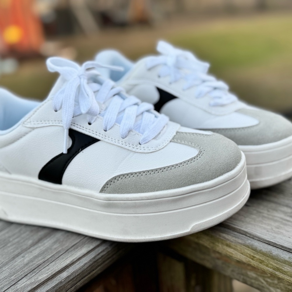 No Boundaries White and Gray Women's platform Sneakers size 8